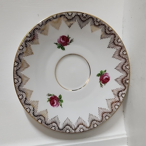 Beautiful vintage Bavaria Teacup and Saucer excellent vintage condition - Picture 2 of 6